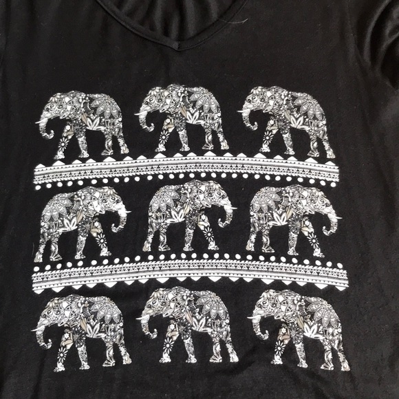 Black elephant design longsleeve shirt - Picture 3 of 3
